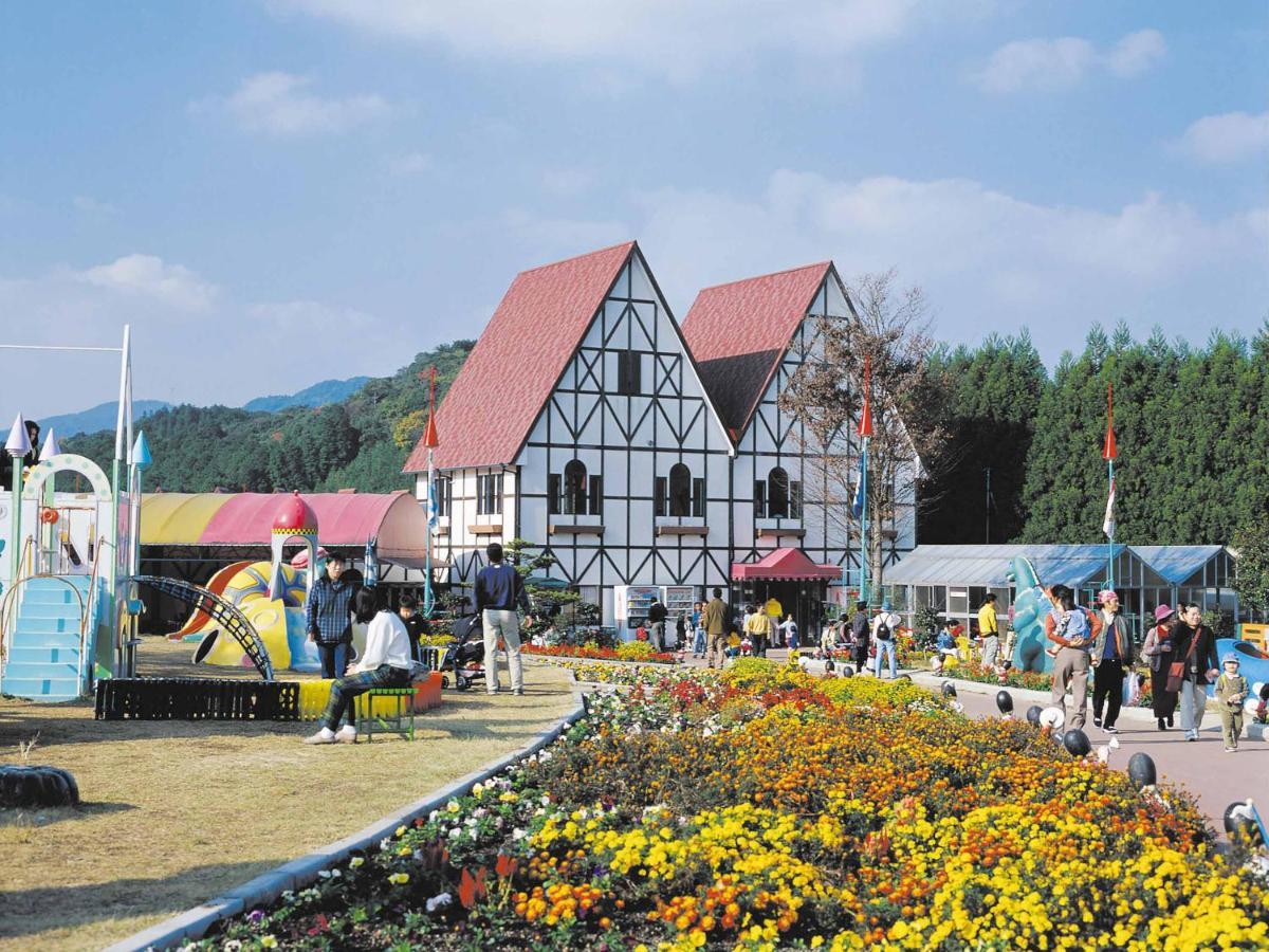 Ooedo Onsen Monogatari Ureshinokan ภายนอก รูปภาพ