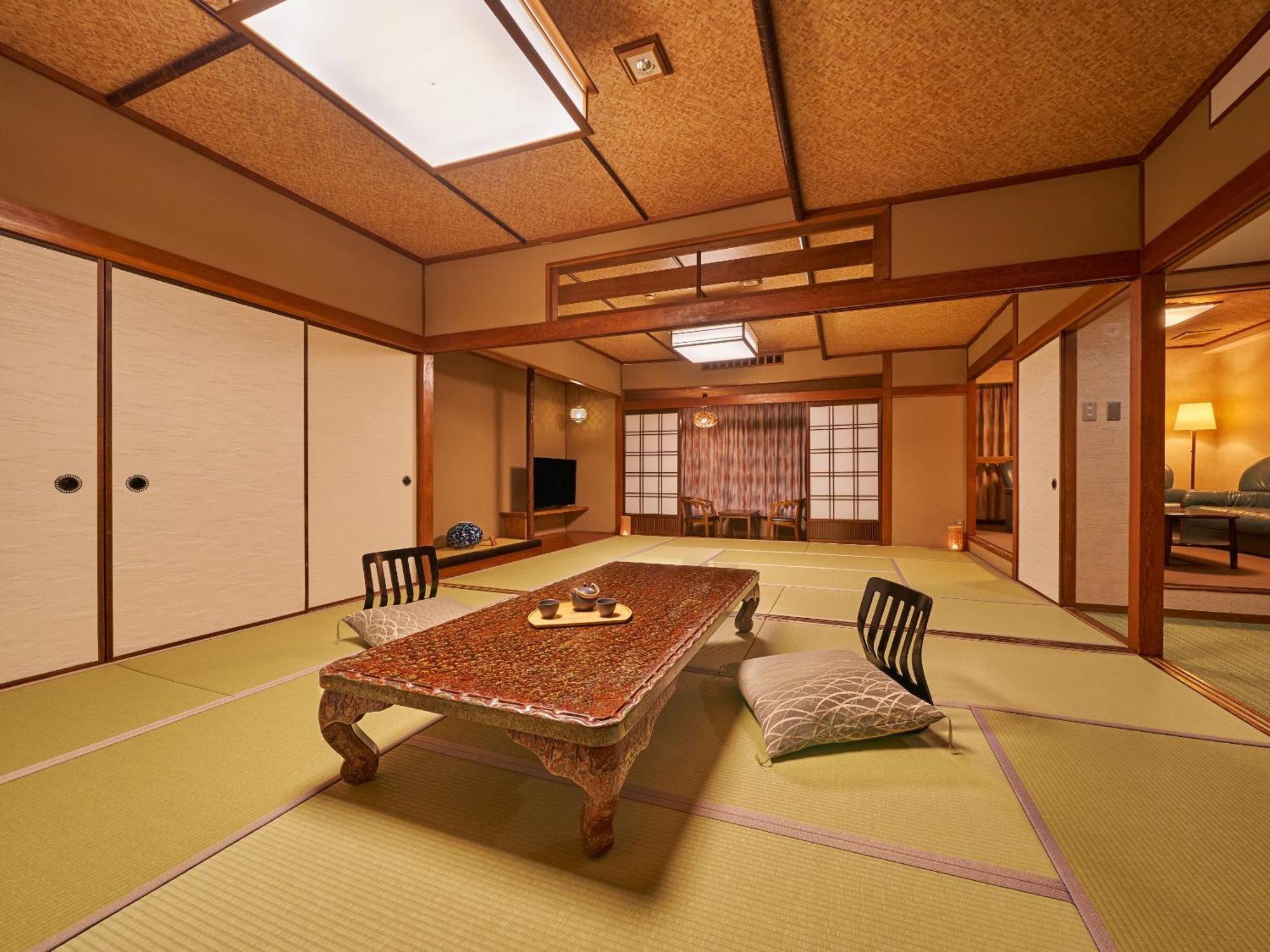 Ooedo Onsen Monogatari Ureshinokan Hotel ภายนอก รูปภาพ